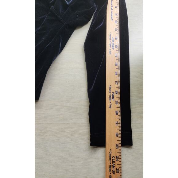 TOP/BLOUSE-CASUAL CORNER-Black Velvet-Low V-Neck Crossover-Long Sleeves-Size LRG - Picture 12 of 12